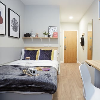 Bronze En Suite - Image 2